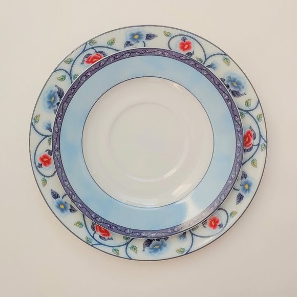 Crown Baccara Plate, Saucer & Napkin Ring Set - Picture 2 of 8